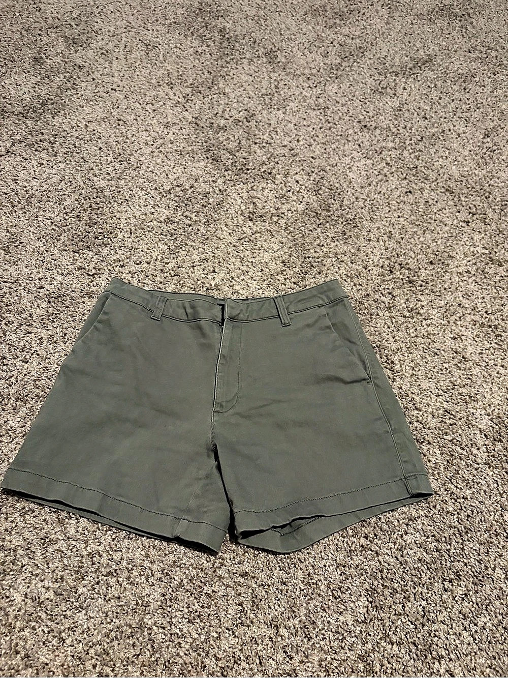Banana Republic Women's Olive Green Chino Shorts – Size 6